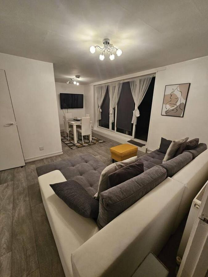 Stunning 1-Bed Apartment In Londres Extérieur photo